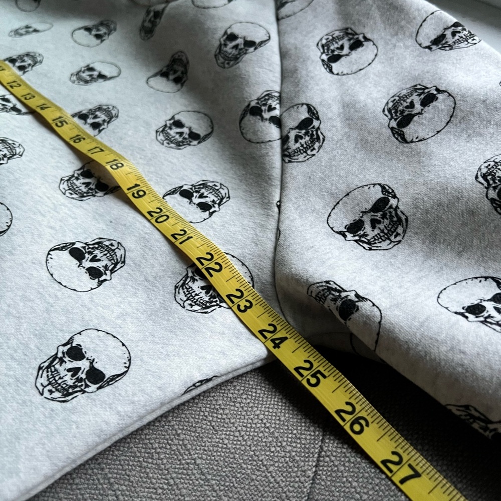 Women’s Jogger Lounging Set, Heather Gray with Skull Print, Cotton Blend, Sz-XL - Picture 5 of 13